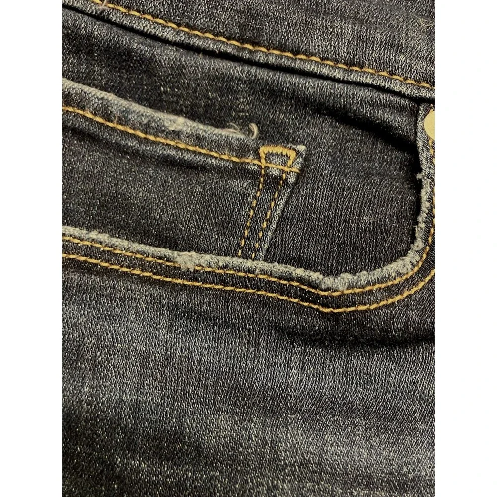 Levi's Classic Denim Bermuda Shorts Dark Blue Wash Size 30 NWOT - Picture 6 of 8